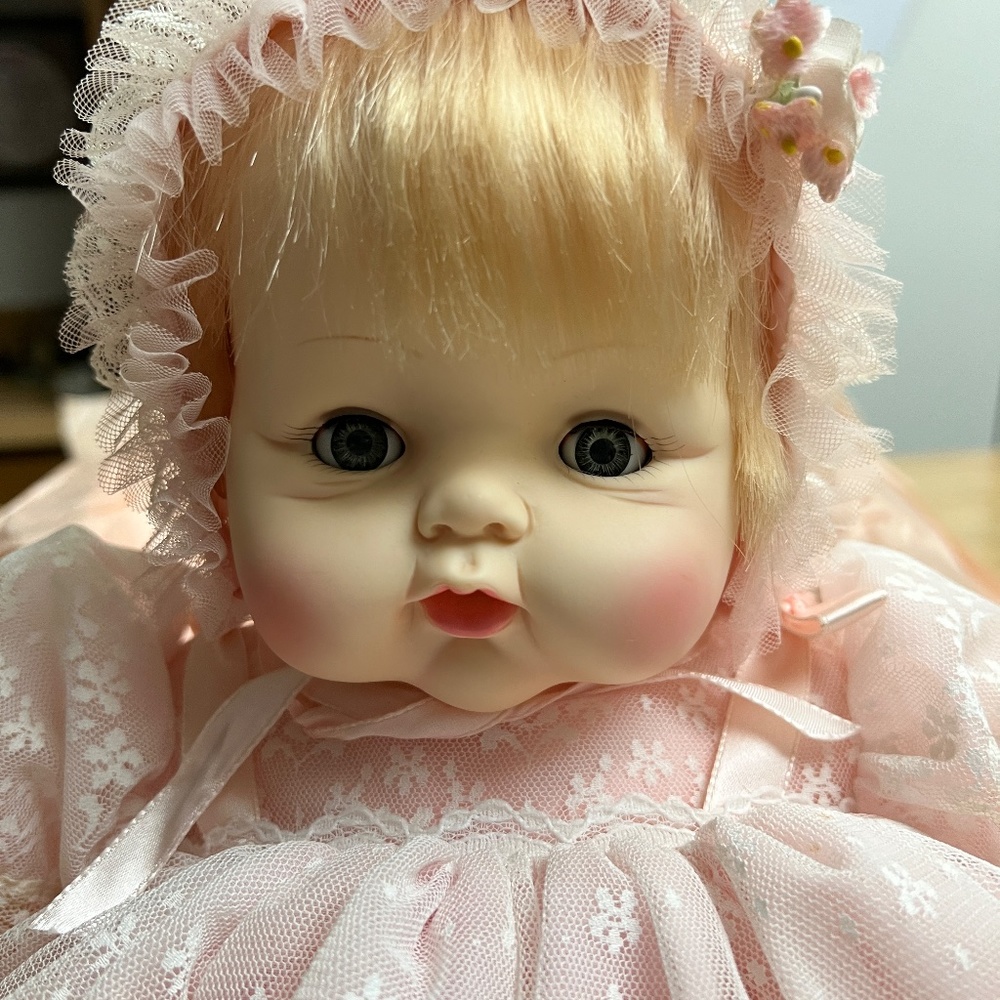 Baby Doll Mme Alexander Kitten 18" Vintage 1962 with box Great condition